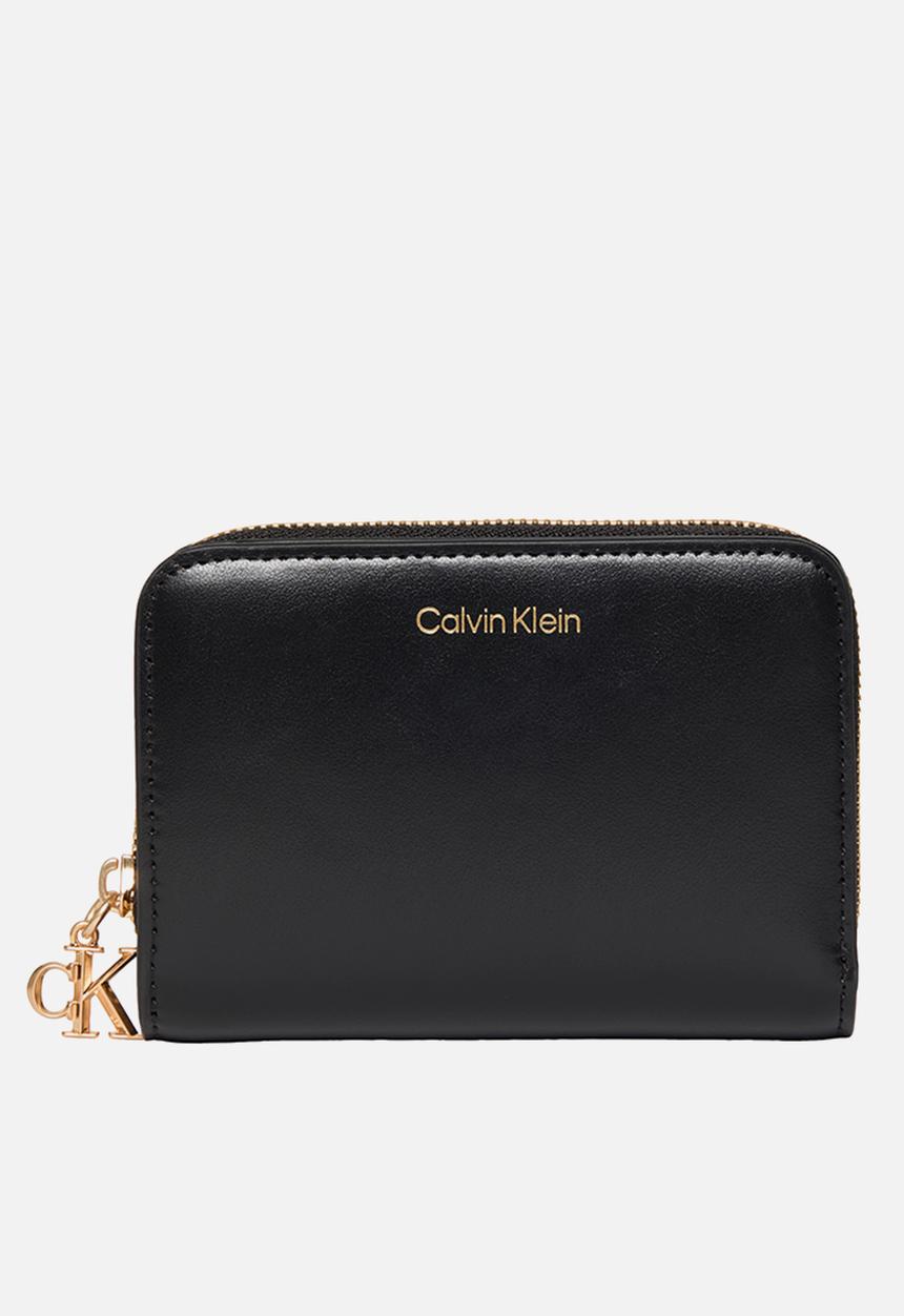 Calvin Klein - Ck medium flap zip around - black