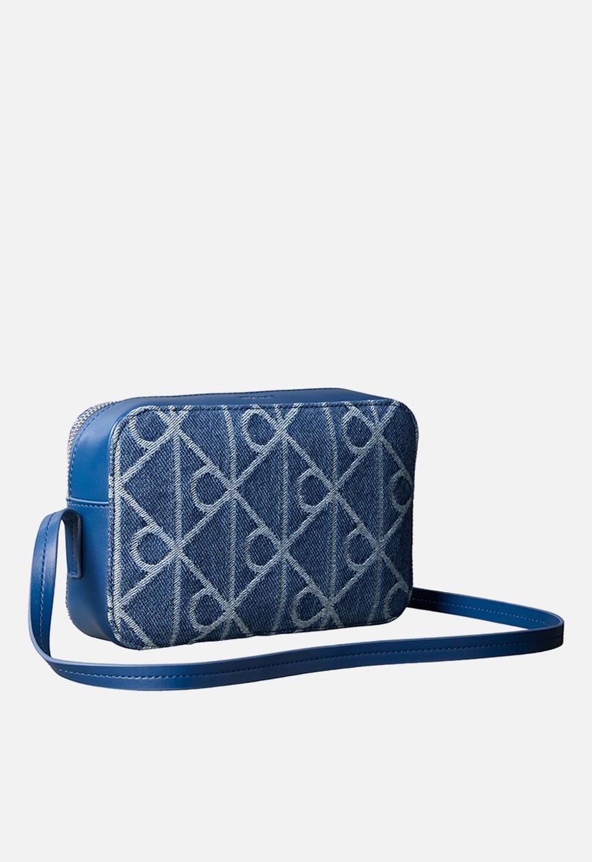 Calvin Klein - Emblem aop denim camera bag - denim jqd medium wash