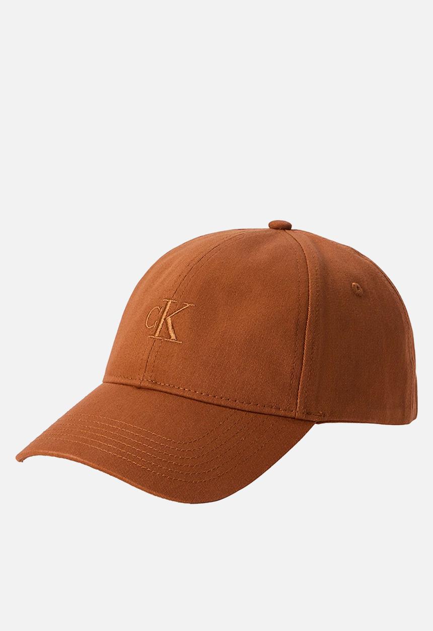 Calvin Klein - Monogram embroidery baseball cap - argan oil