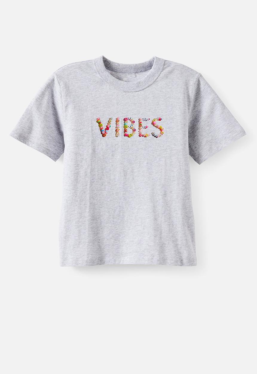 Cotton On - Essential Short Sleeve Graphic Tee - Grey Marle/Vibes