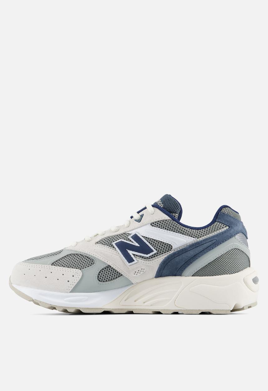 New Balance  - 880R