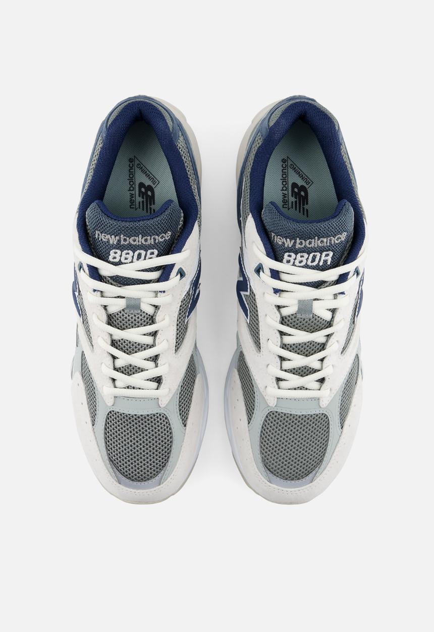 New Balance  - 880R