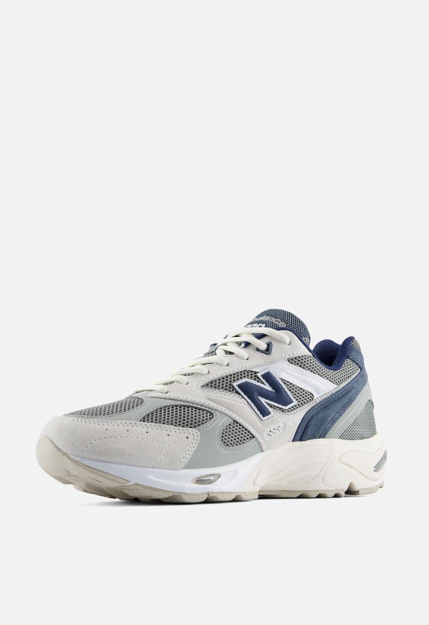 New Balance  - 880R