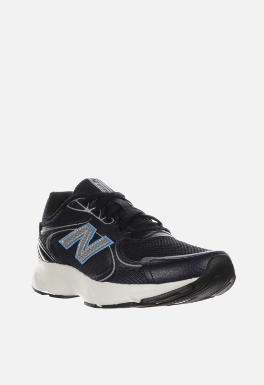 New Balance  - Fresh Foam Amaste