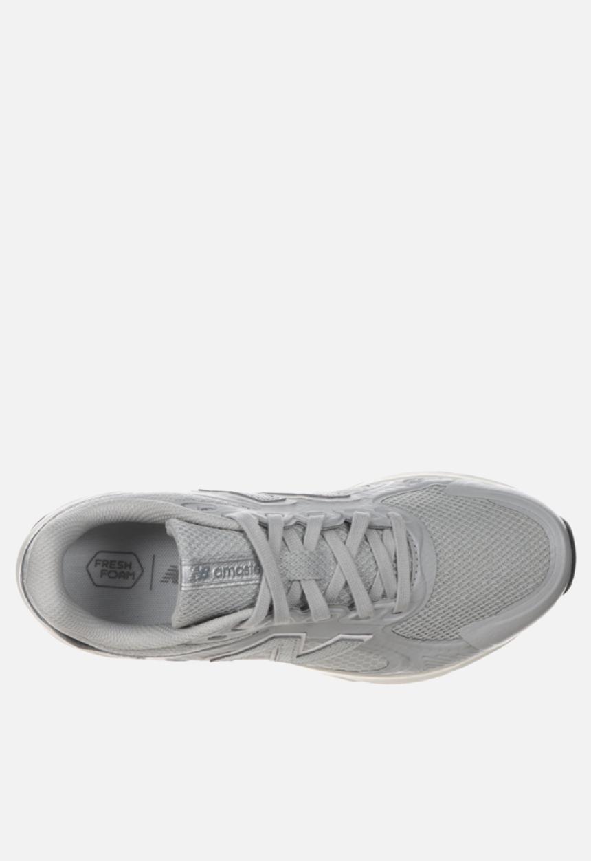 New Balance  - Fresh Foam Amaste