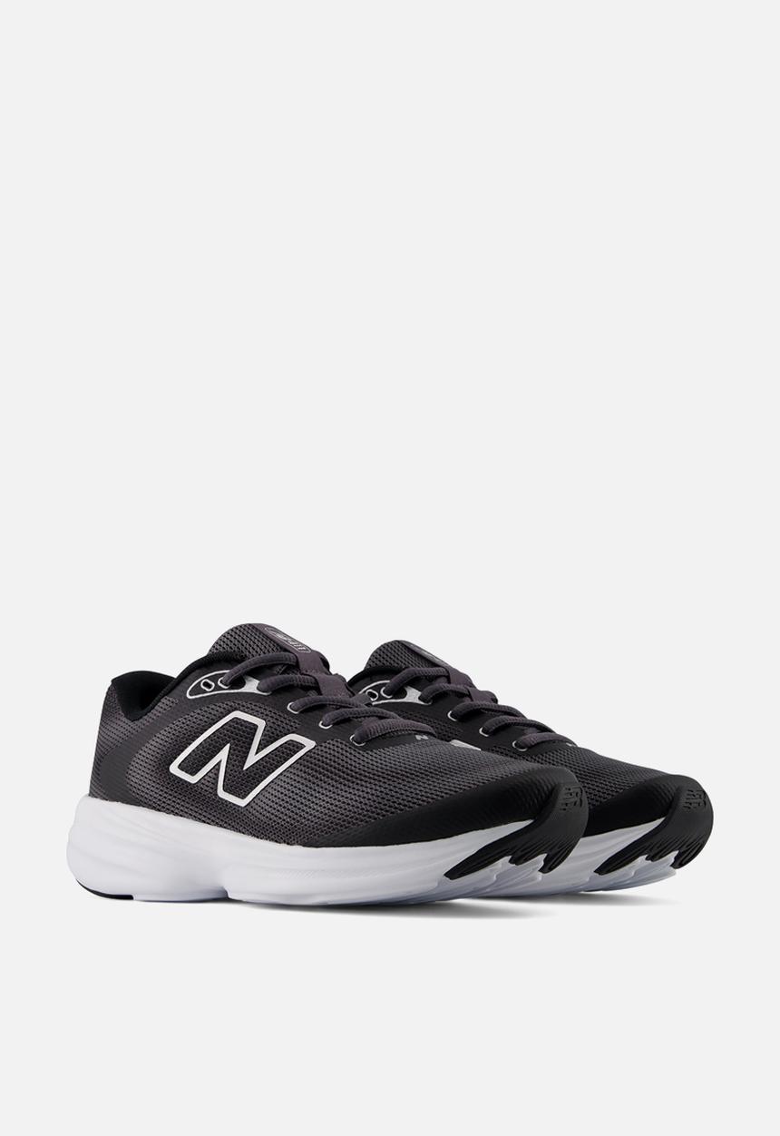 New Balance  - 411v4