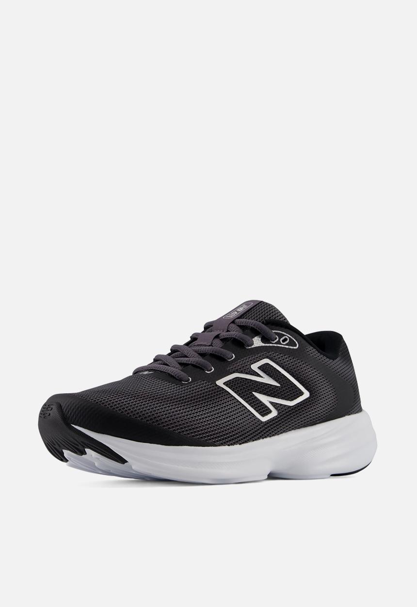 New Balance  - 411v4