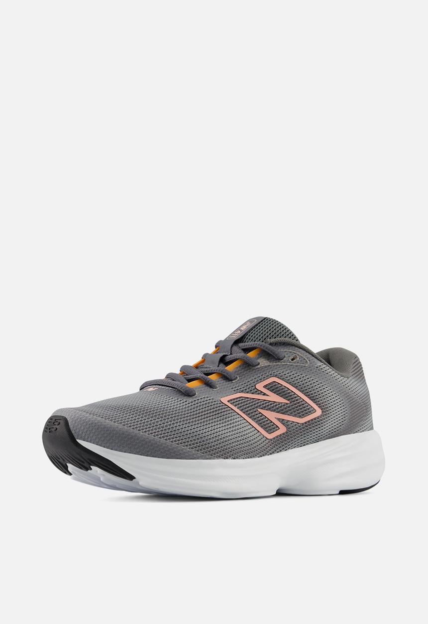 New Balance  - 411v4