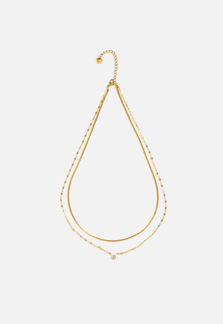 Zoe on Trend - Stylish valentino necklace  - gold