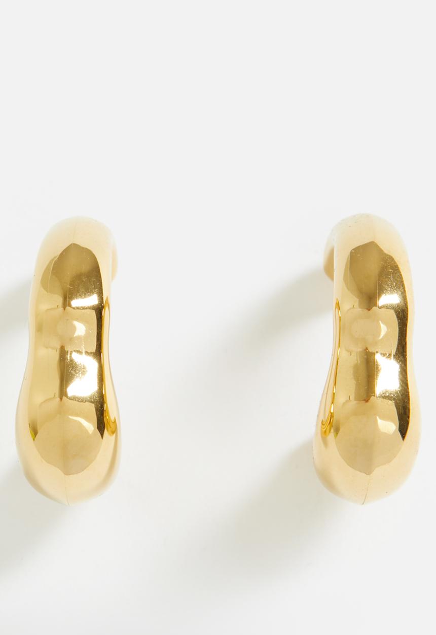 Zoe on Trend - Stylish organic hoop earrings  - gold