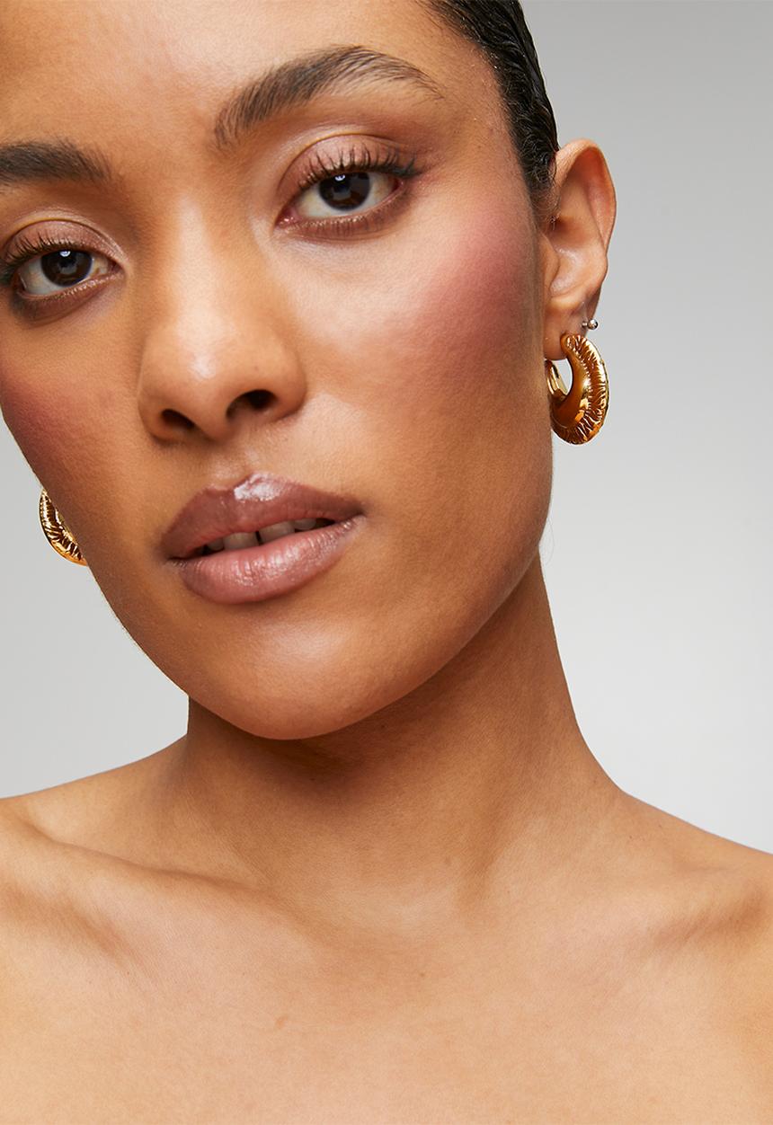 Zoe on Trend - Stylish hoop earrings - gold