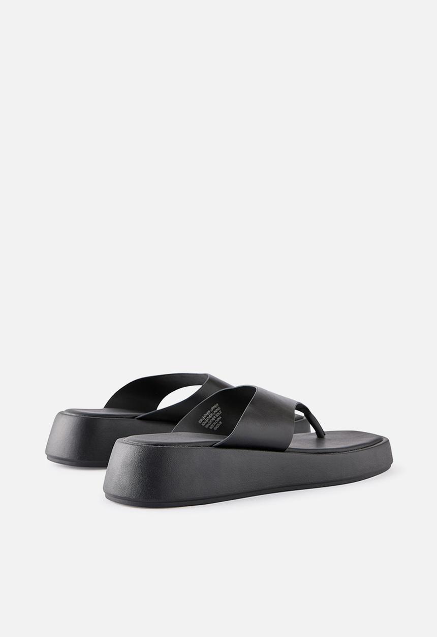 Cotton On - BOWIE FLATFORM SLIDE-BLACK