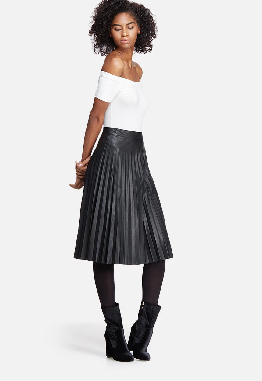dailyfriday - Off shoulder bodysuit