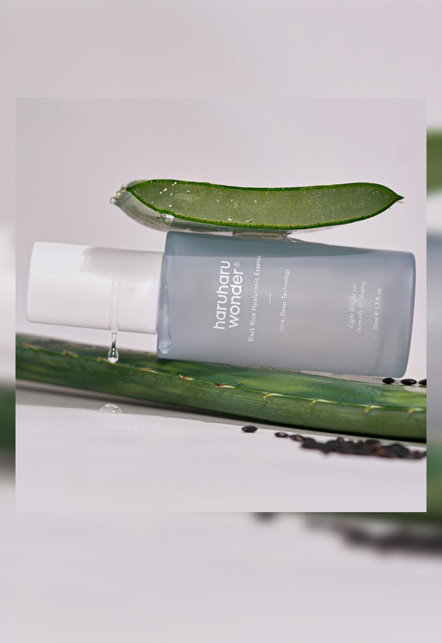 haruharu wonder - Black Rice Hyaluronic Essence