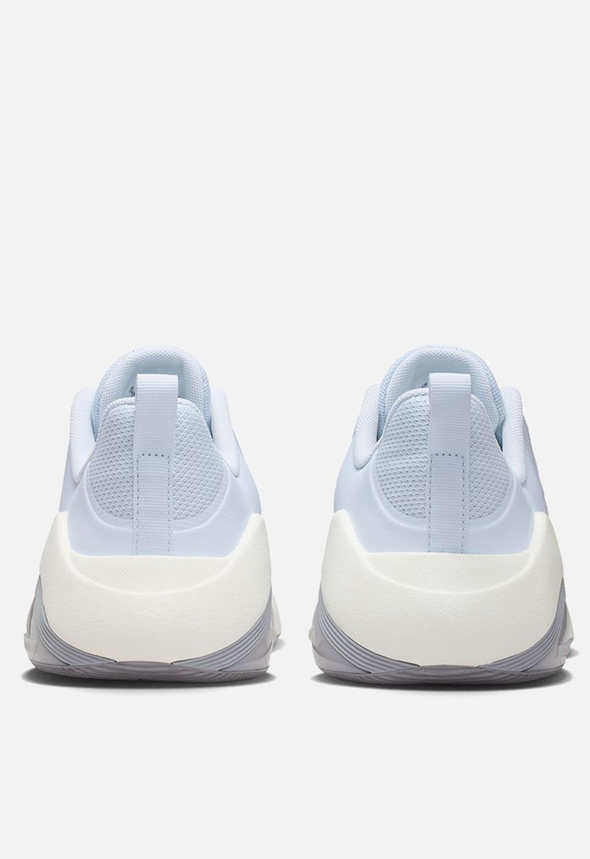 Nike - Nike Bella 7