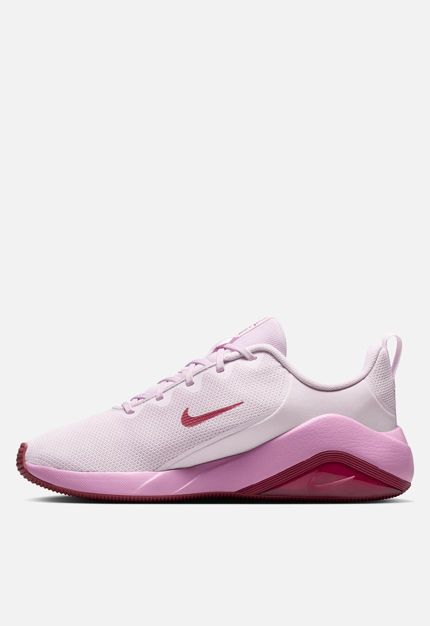 Nike - Nike Bella 7