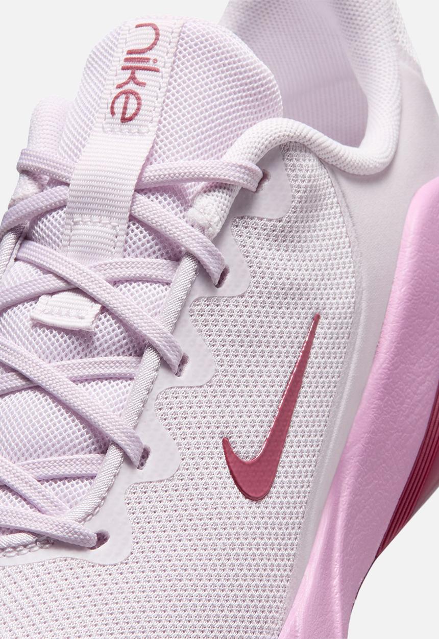 Nike - Nike Bella 7