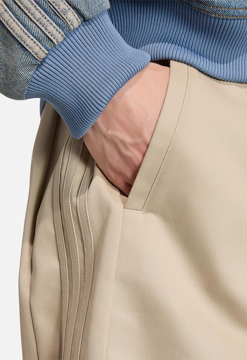 adidas Originals - Baggy Org Jorts - Khaki Three