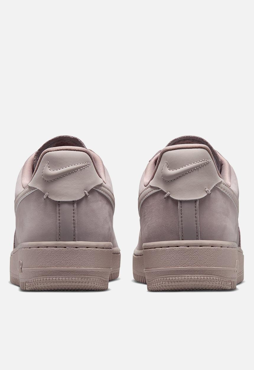 Nike - W Air Force 1 Retro Prm Ess