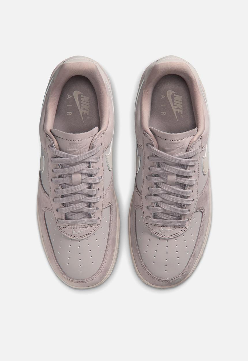 Nike - W Air Force 1 Retro Prm Ess