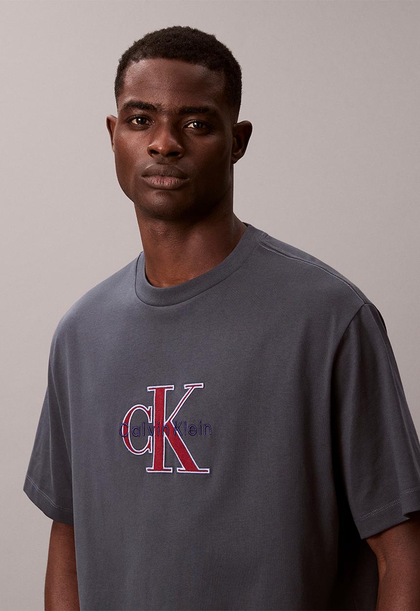Calvin Klein - Short Sleeve 16S Tricolor Monologo Graphic Tee - Harlem Night Blue