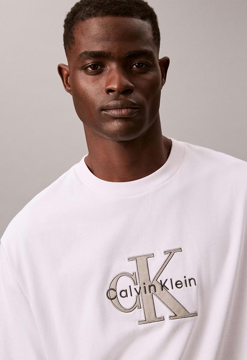 Calvin Klein - Short Sleeve 16S Tricolor Monologo Graphic Tee - Bright White