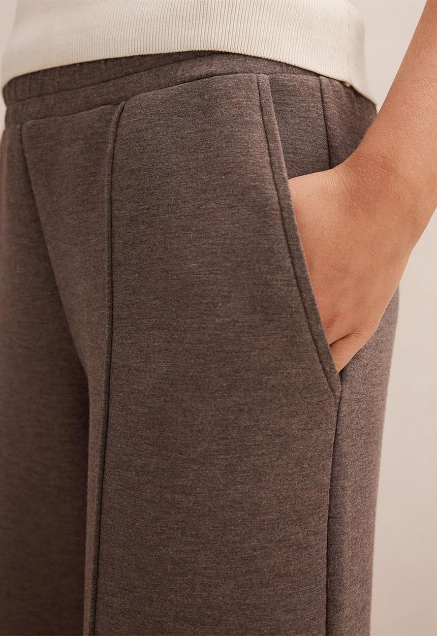 Forever New - Hunter wide leg lounge pants in mocha mist