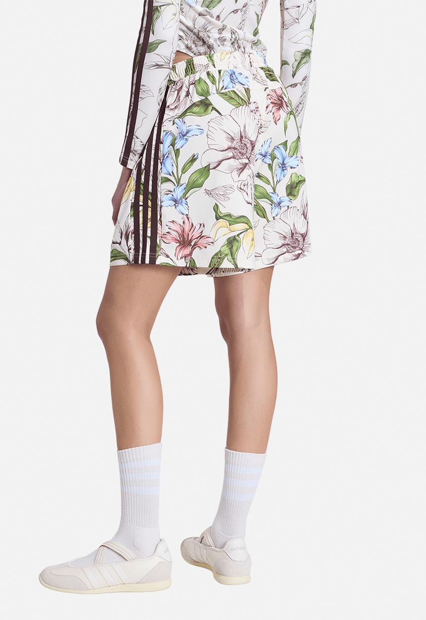 adidas Originals - Farm Prm Shorts - Ecru Tint/Shadow Brown/Craft Green