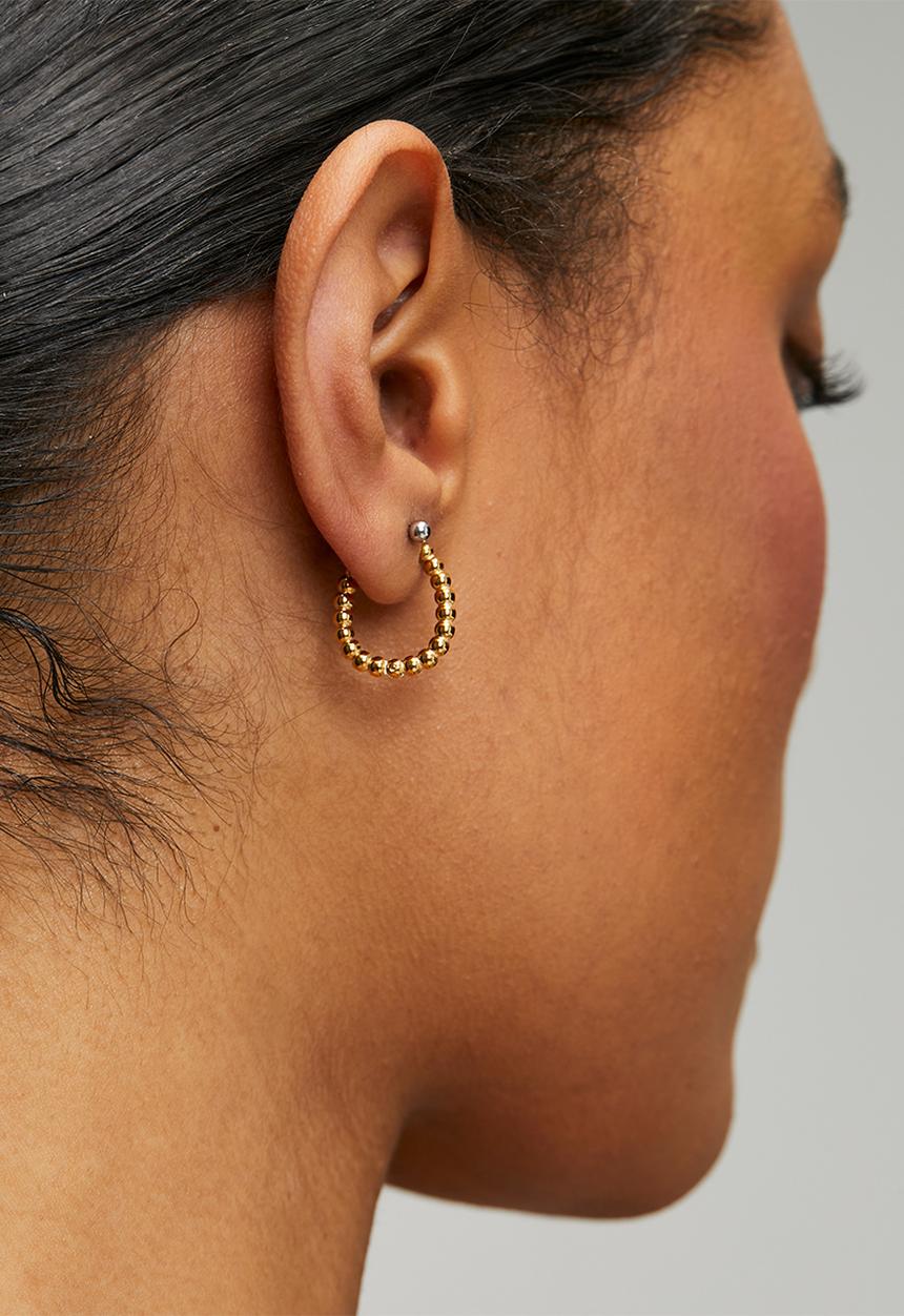 Zoe on Trend - Funky bead hoop earrings  - gold