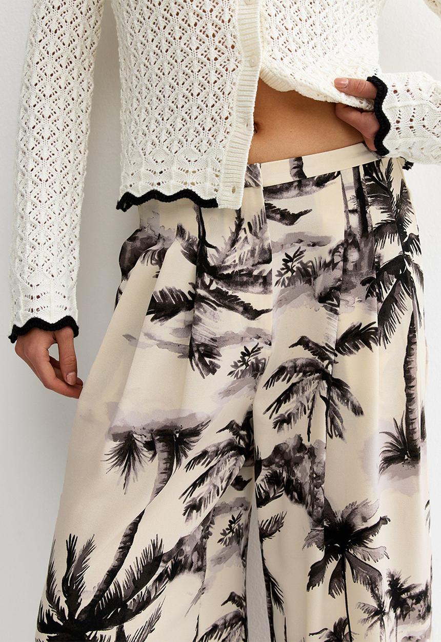 New Look - Wide Leg Printed Pleat Trousers - White