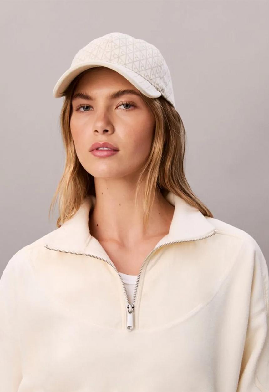 Calvin Klein - Emblem print w leather patch cap - lily white aop