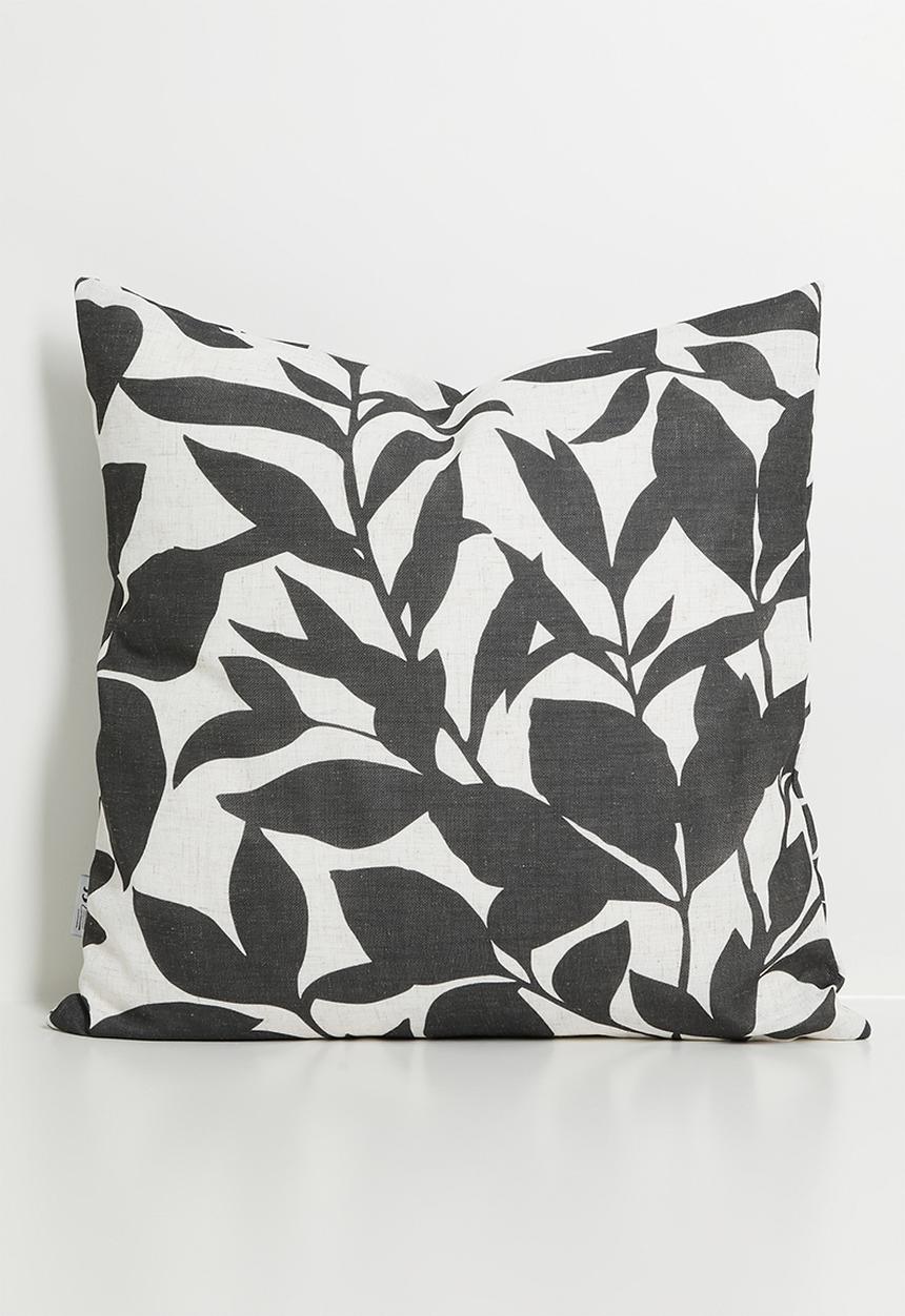 Sixth Floor - Night Flowers Scatter Covers - dark green