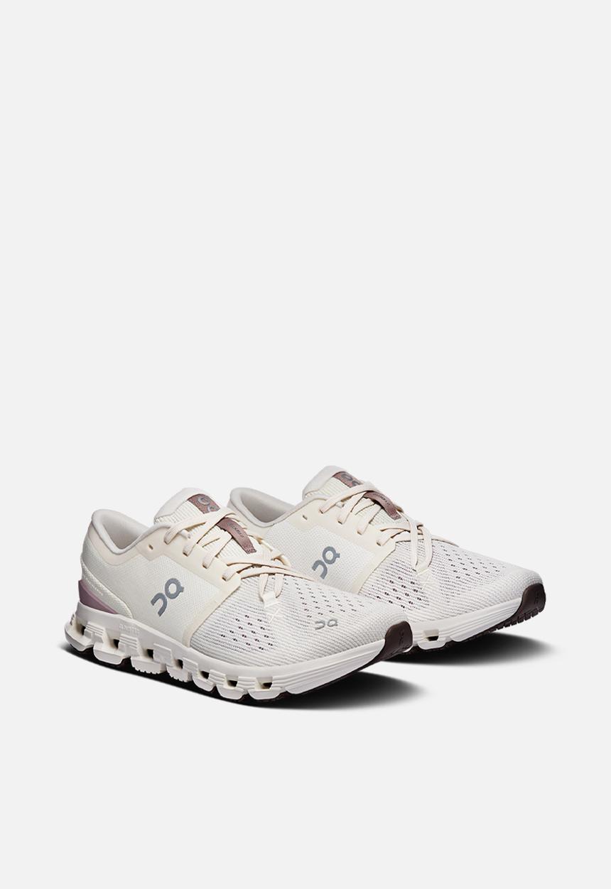 ON Running - Cloud X 4