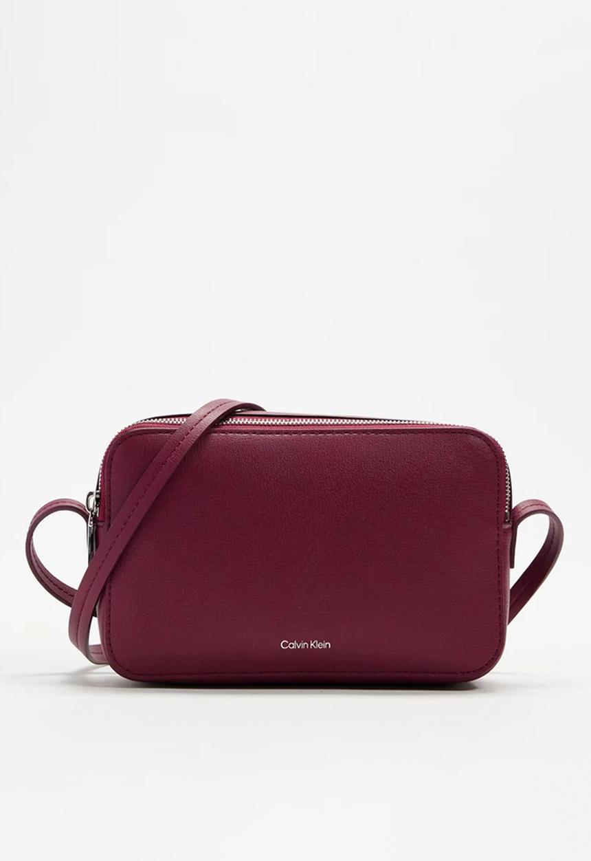 Calvin Klein - Foil logo elongated camera bag- alluring pink