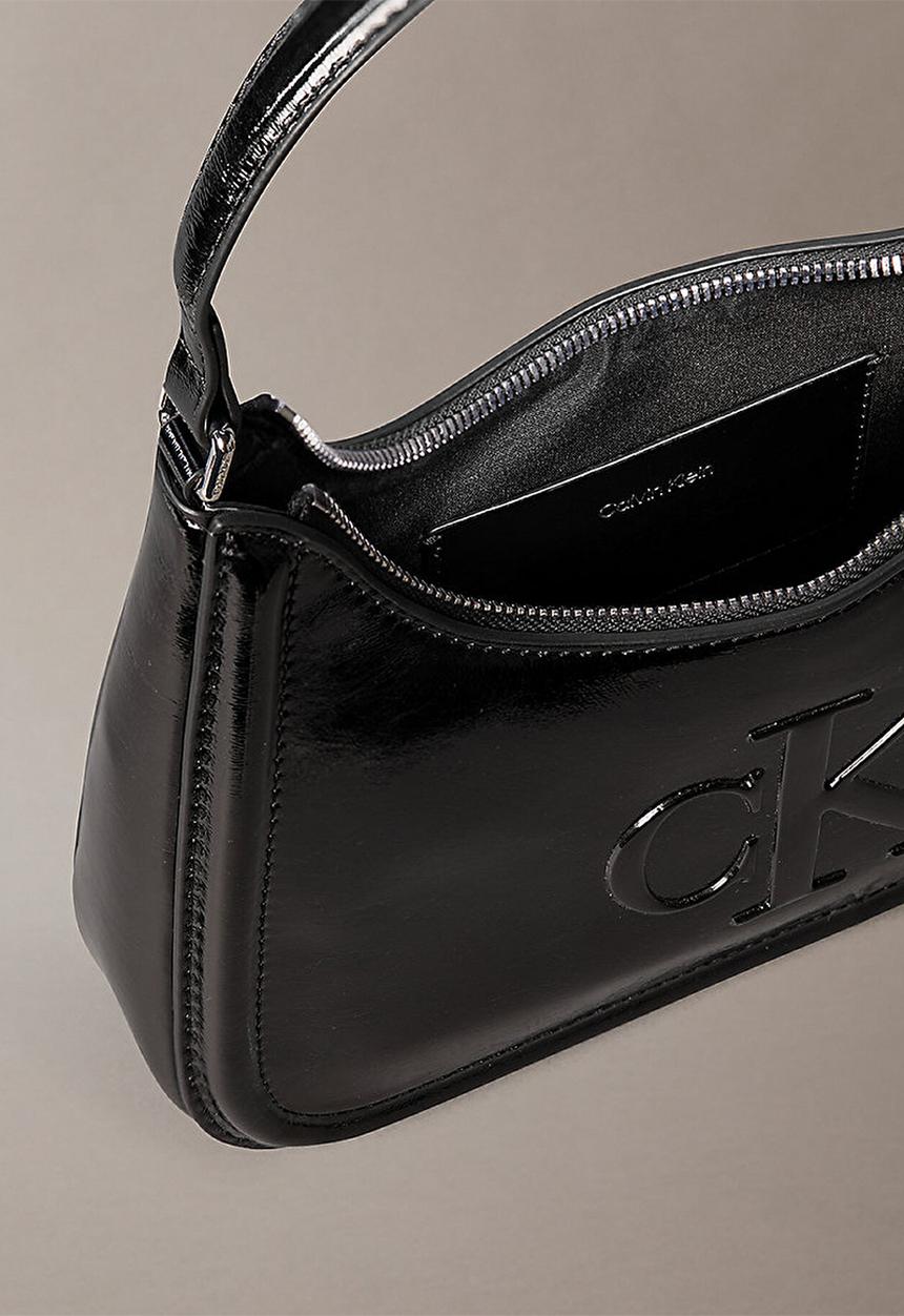 Calvin Klein - Bold ck metallic shoulder bag- black