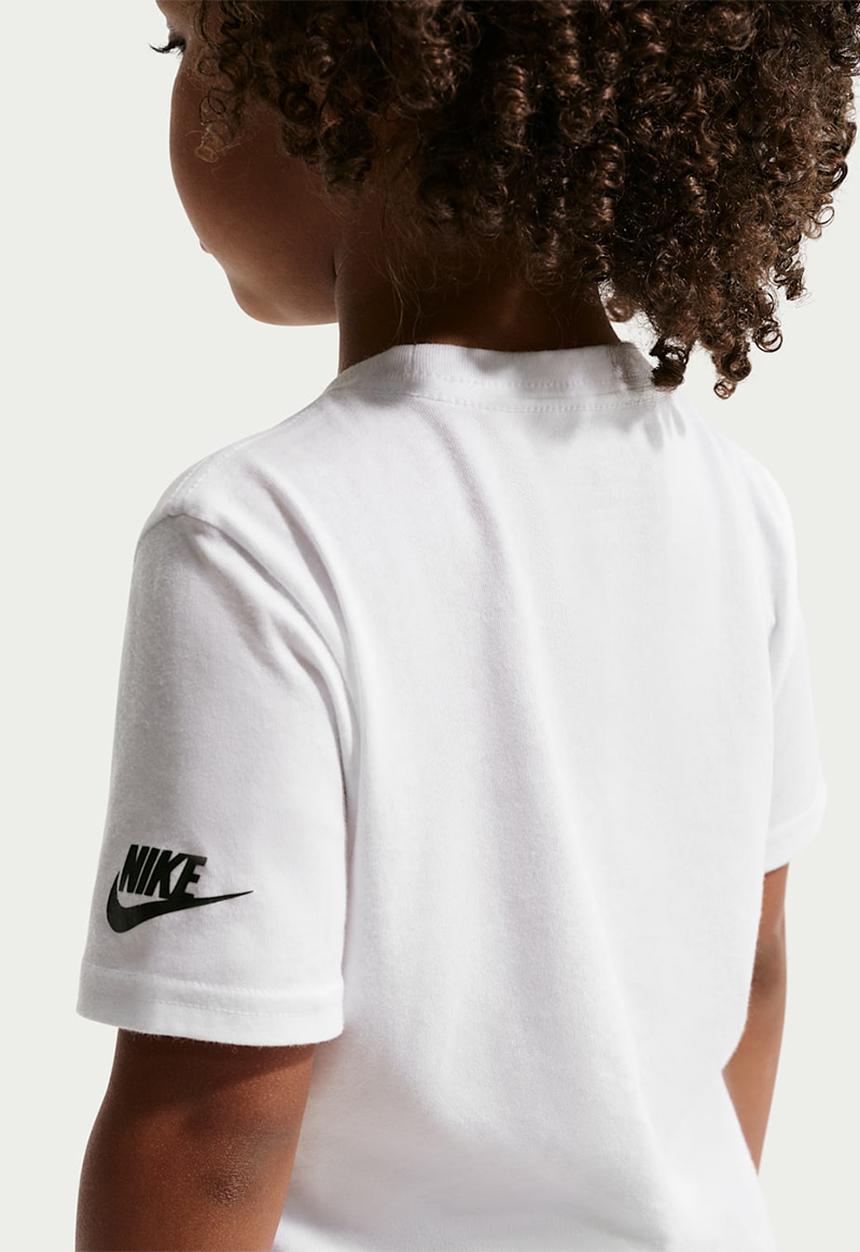 Nike - Nkb In The Zone Graphic Tee - White