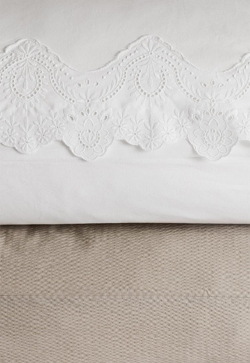 H&M - Lace-trimmed pillowcase - white