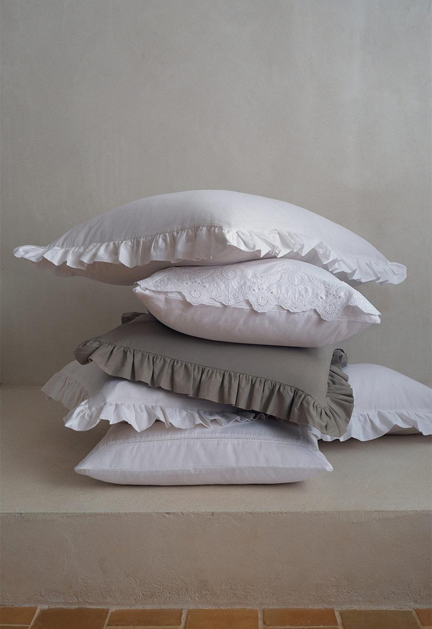 H&M - Lace-trimmed pillowcase - white