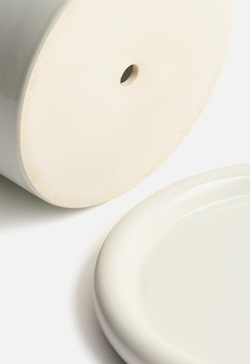 H&M - Large stoneware plant pot with saucer - white
