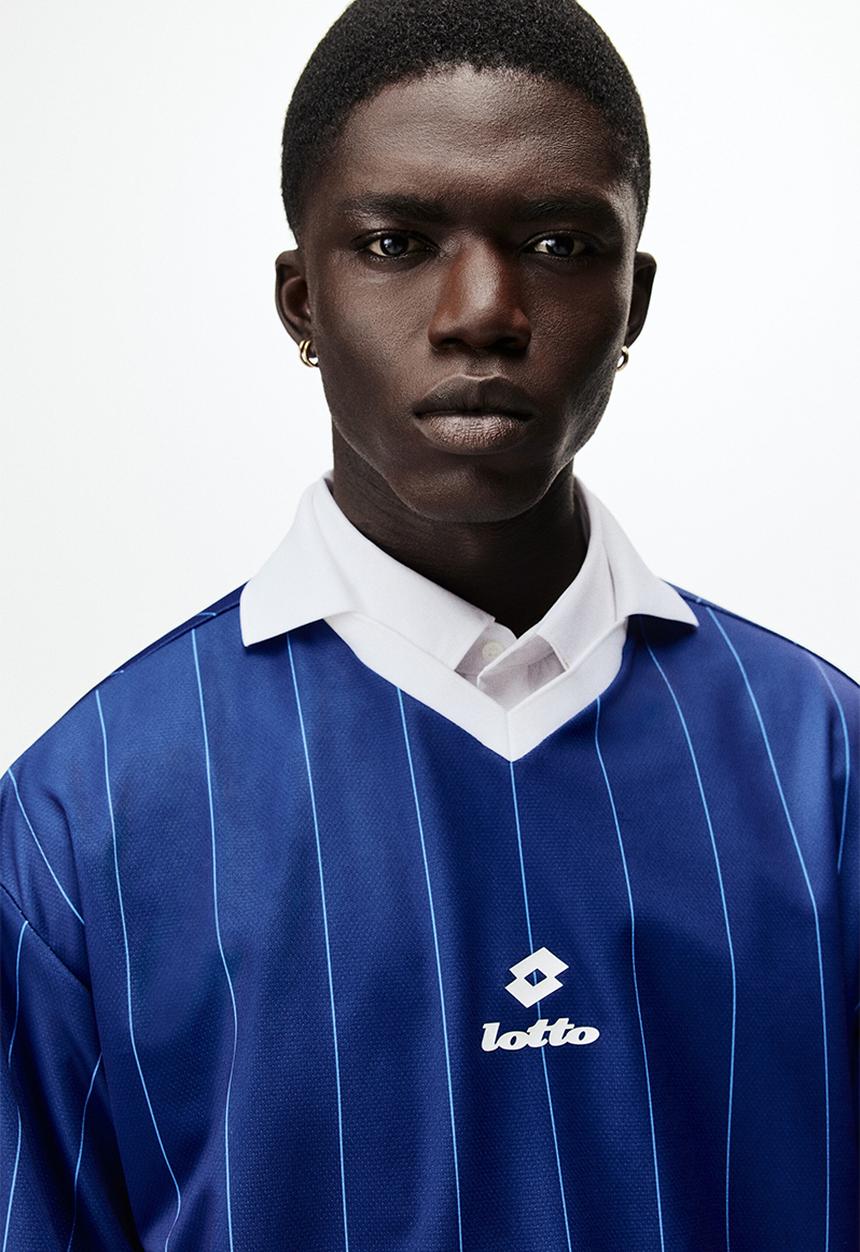 H&M - Loose fit football shirt - blue/lotto