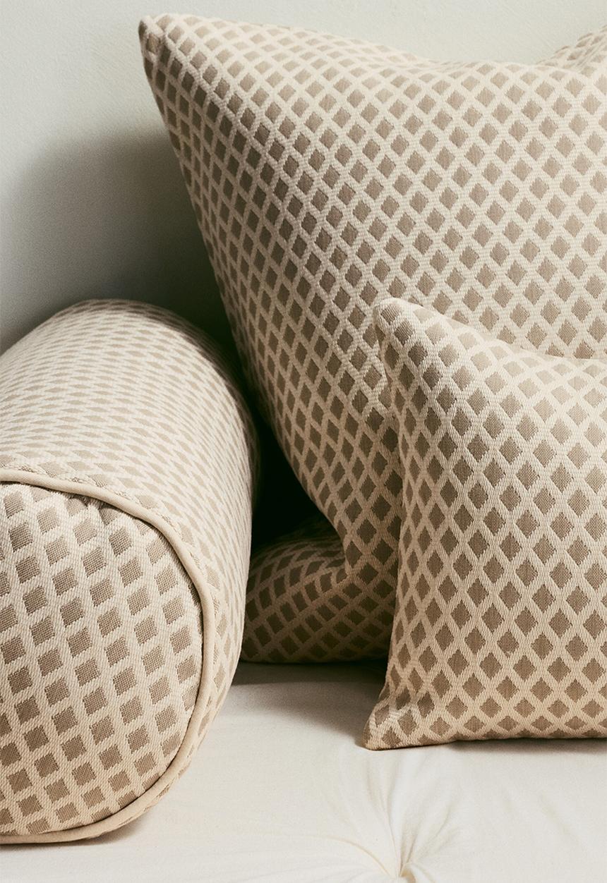 H&M - Jacquard-weave outdoor bolster - light beige/patterned