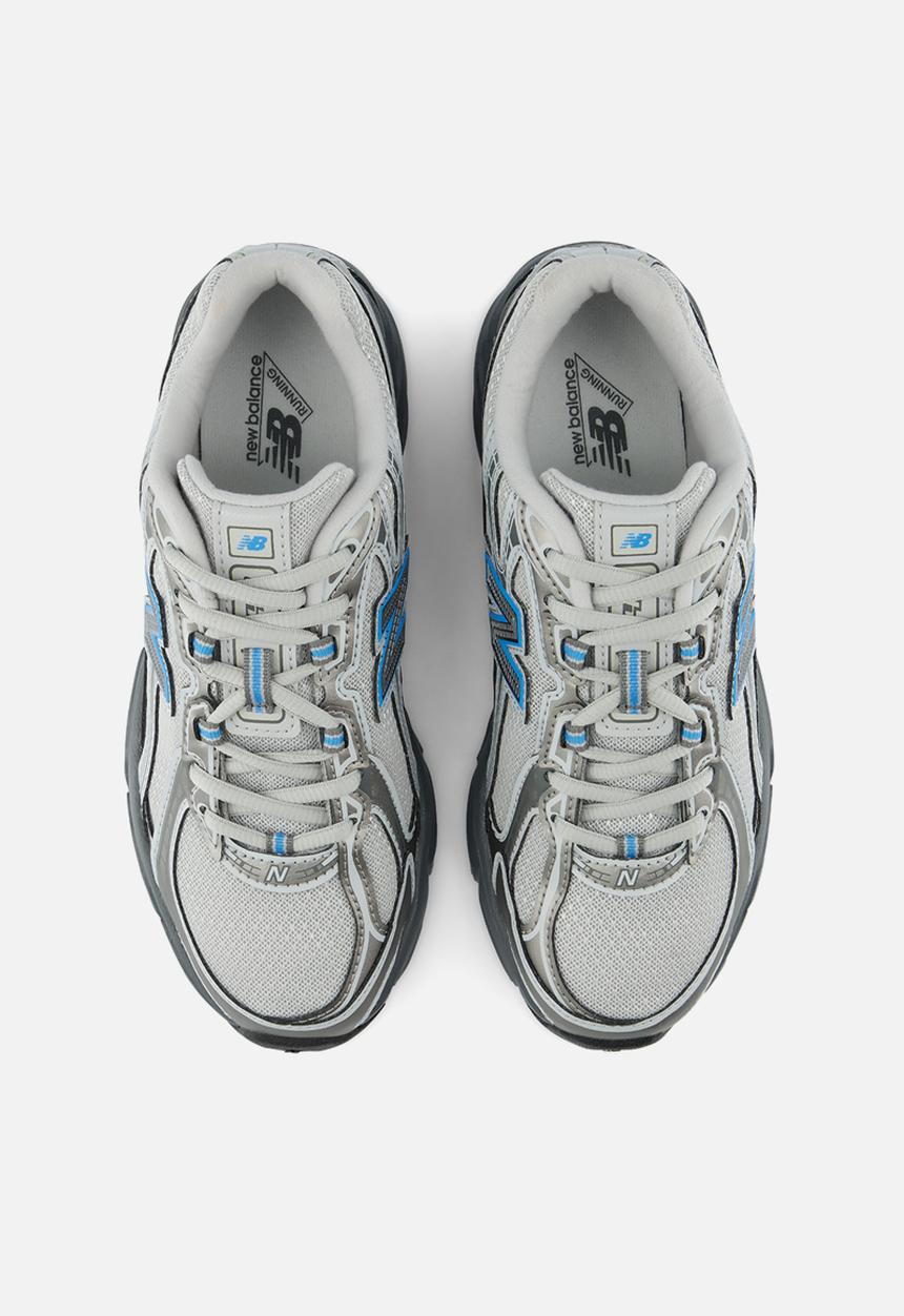New Balance  - 740 Grade School