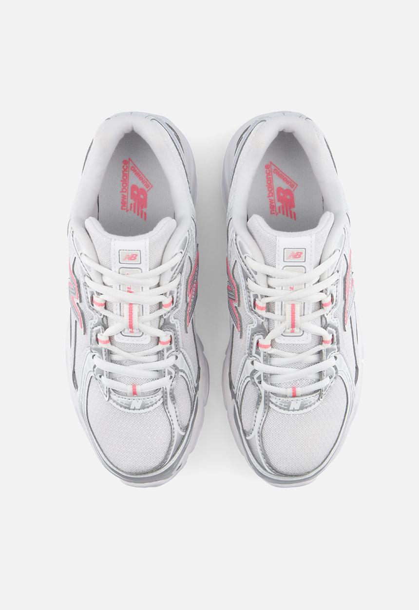 New Balance  - 740 Grade School