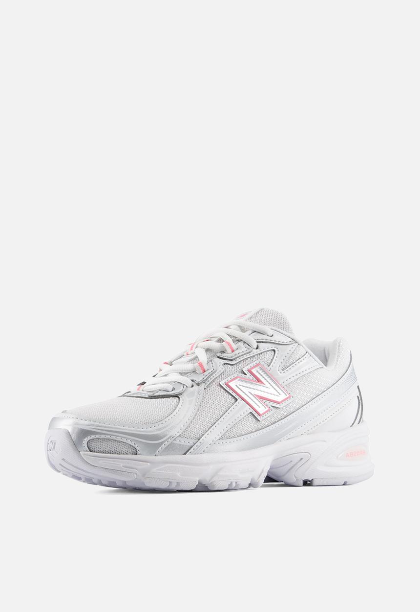 New Balance  - 740 Grade School