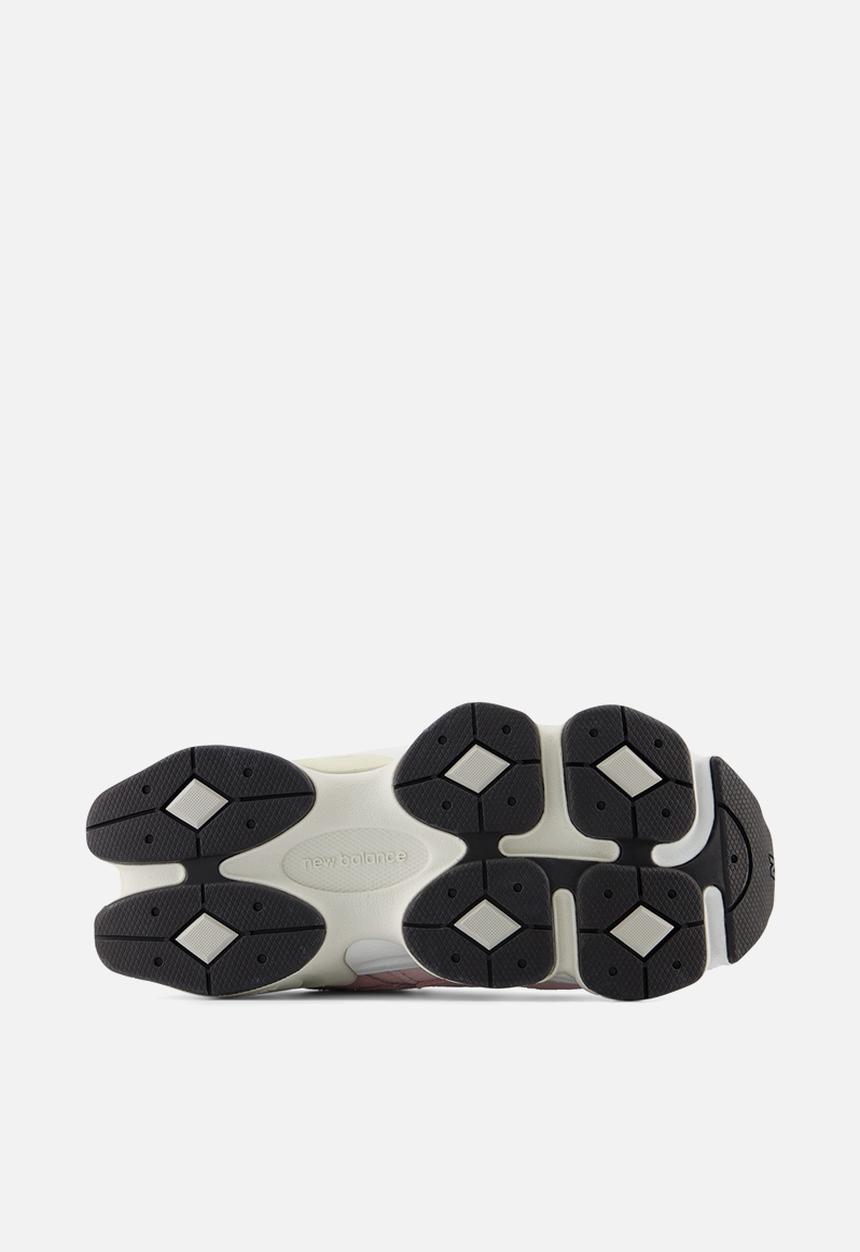 New Balance  - 9060 pre school
