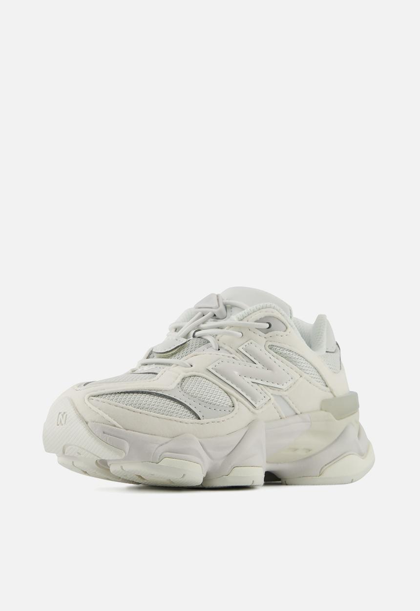 New Balance  - 9060 pre school