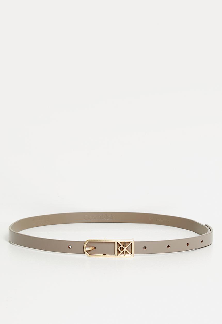 Calvin Klein - Emblem elongated buckle - desert taupe
