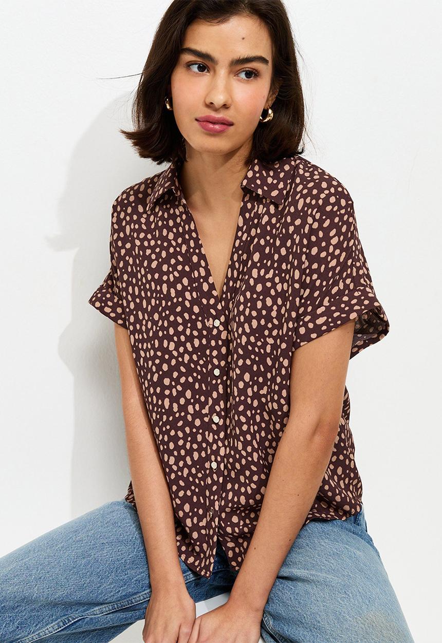 New Look - Relaxed Spot Print Short Sleeve Shirt - Brown
