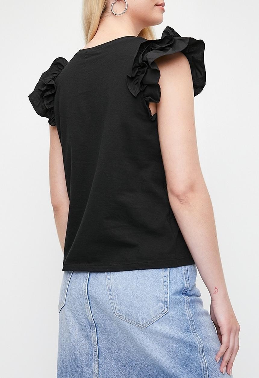 MILLA - Ruffle Top - Black