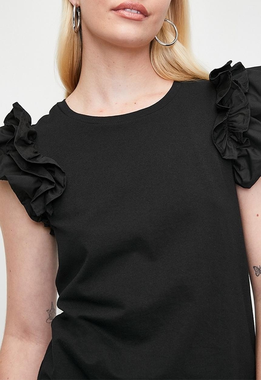 MILLA - Ruffle Top - Black